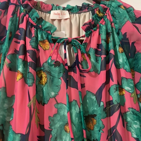 NWT Hailey & Co. Floral Ruffle Top Size M - Picture 3 of 6